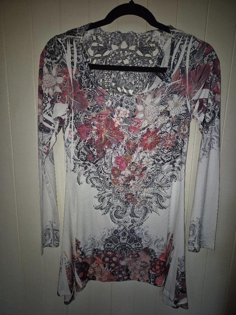 COLORI Embellished Floral Tunic Top Size M Lace Back Long Sleeve Boho Blouse
